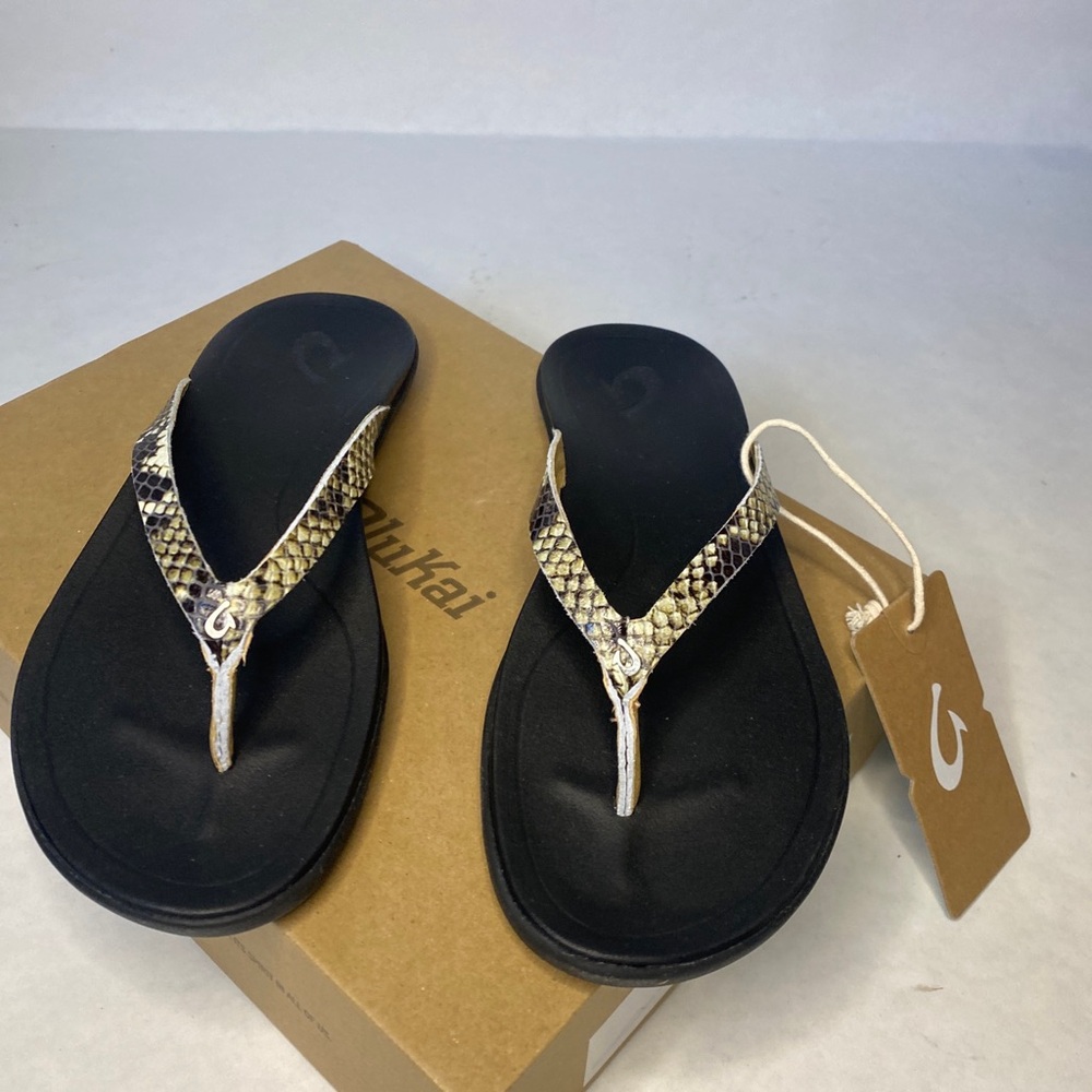 OLUKAI Ho'opio Womens Flip Flop Thong Sandals Mineral Gray Leather Snake